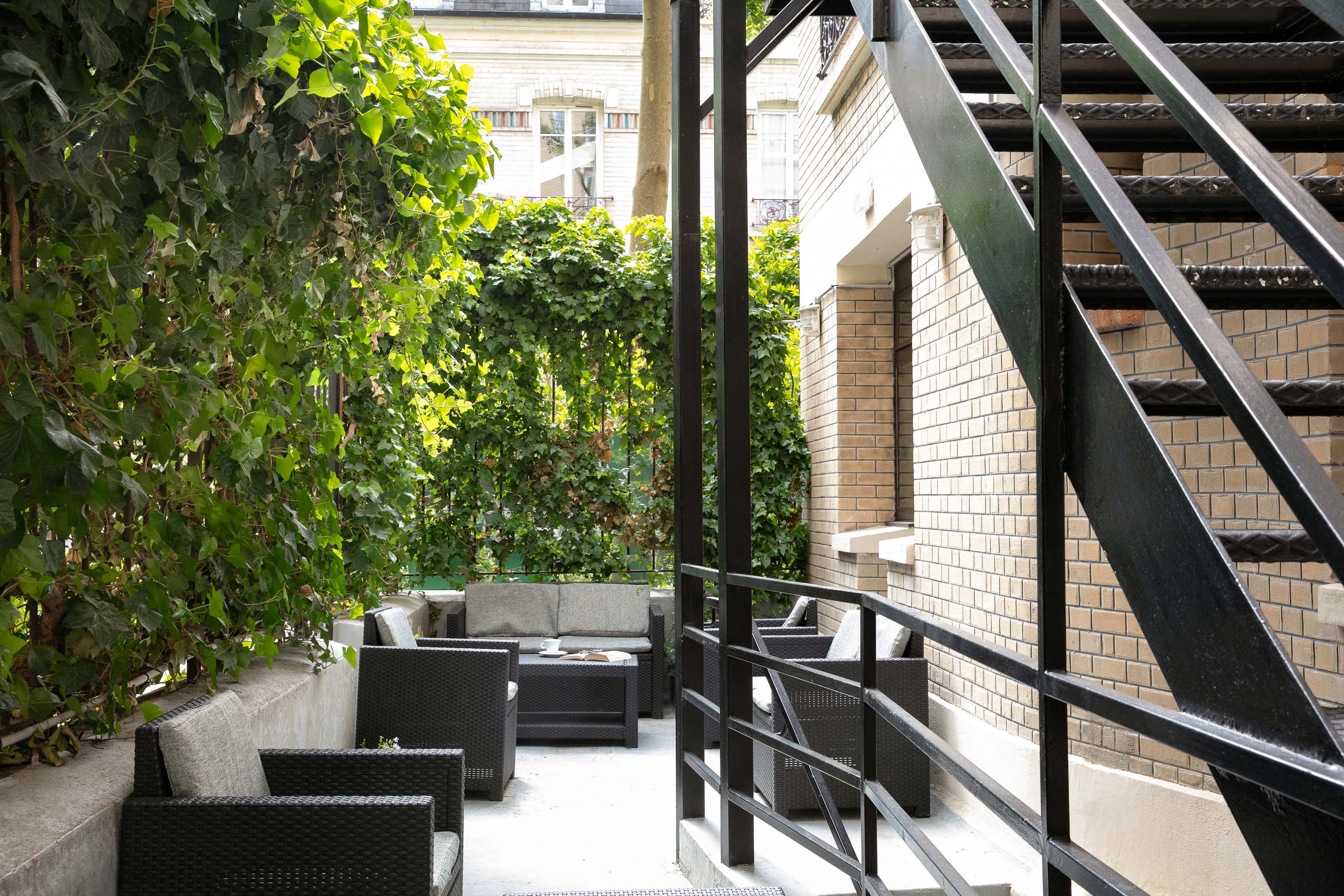 Terrasse de l'Hôtel Montparnasse Alésia dans le 14ème Arrondissement de Paris